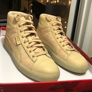 Tan Puma hightop